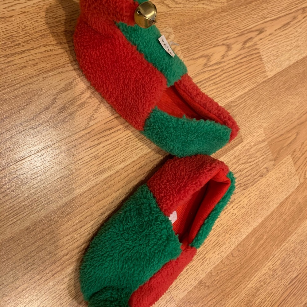 ELF CHRISTMAS PLUSH NON SLIP SLIPPERS